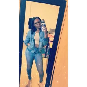 Meet your Posher, Tia